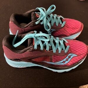 {Saucony} Natural Series Gym Shoes